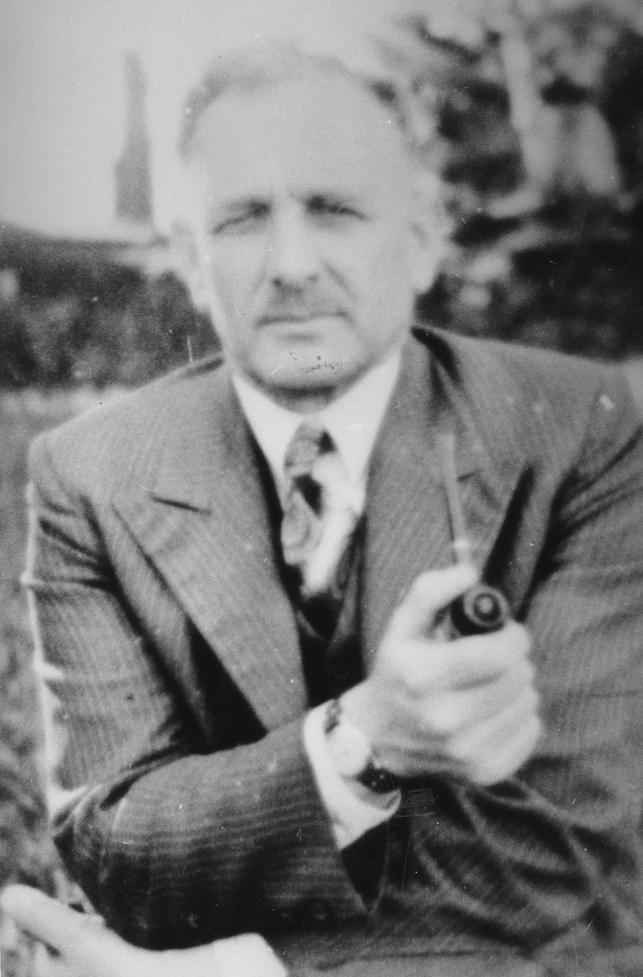 Mr Allen and His Pipe - 1949