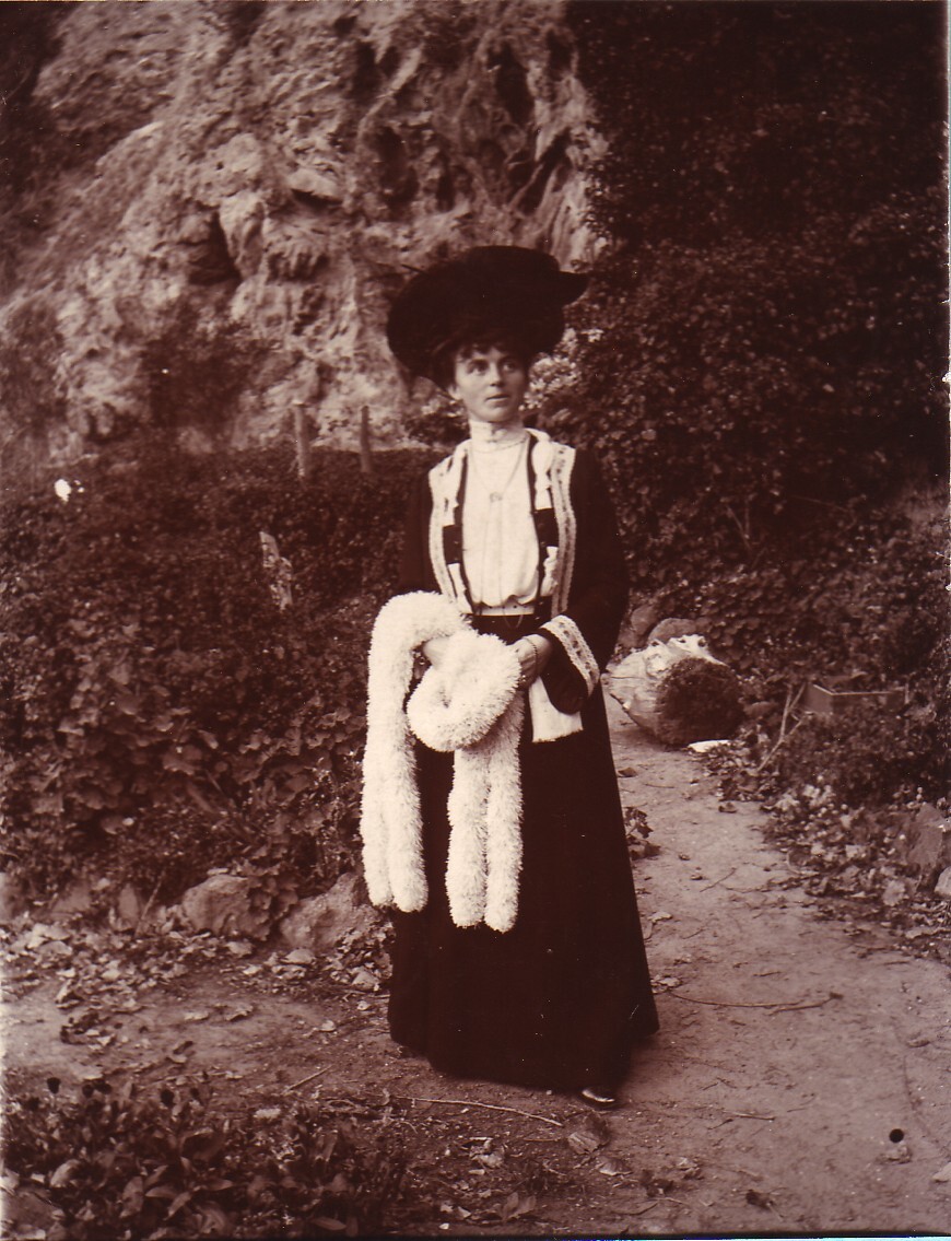 Elise van Asch - 1900 