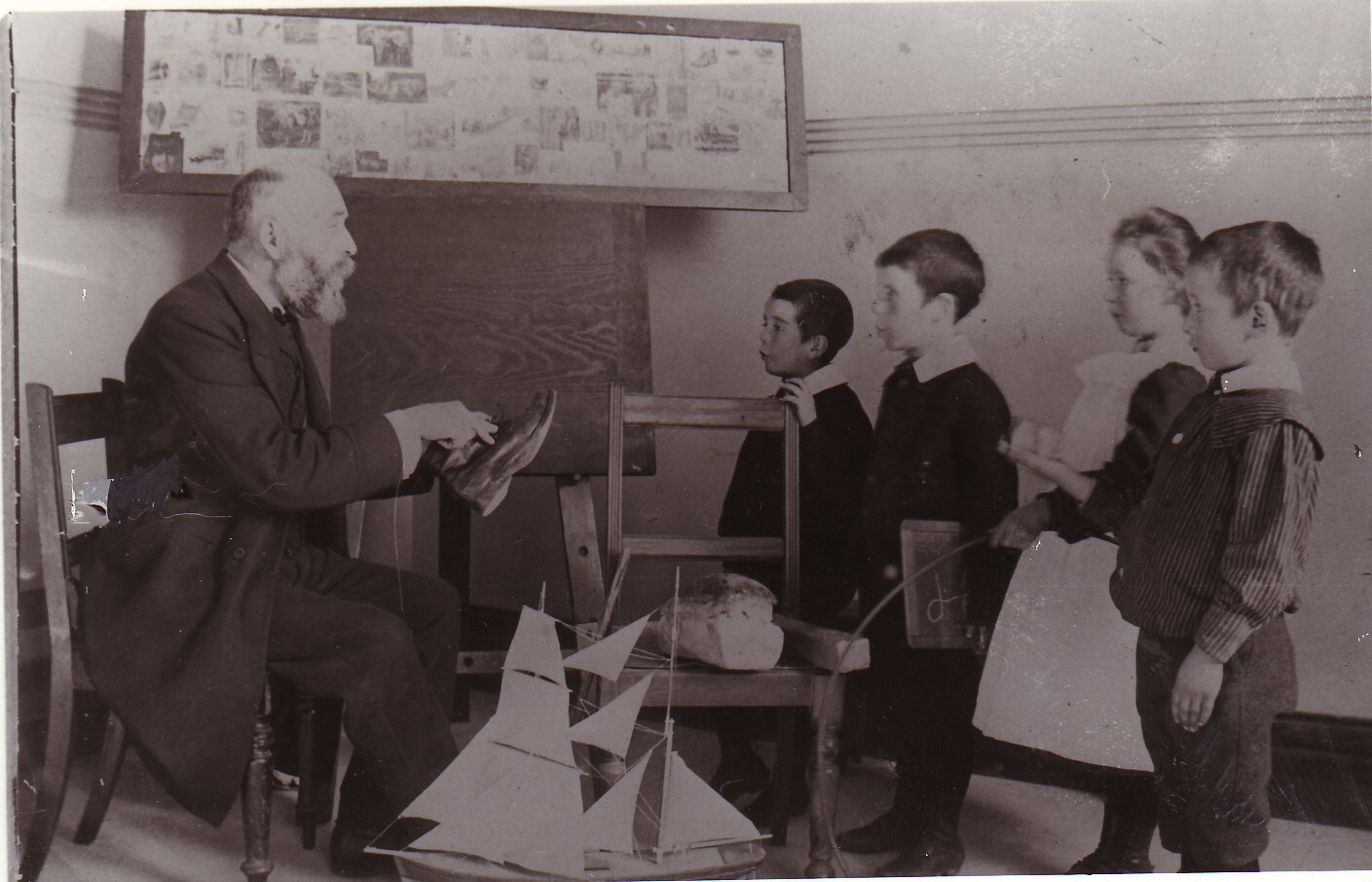 Gerrit van Asch teaching - 1904 