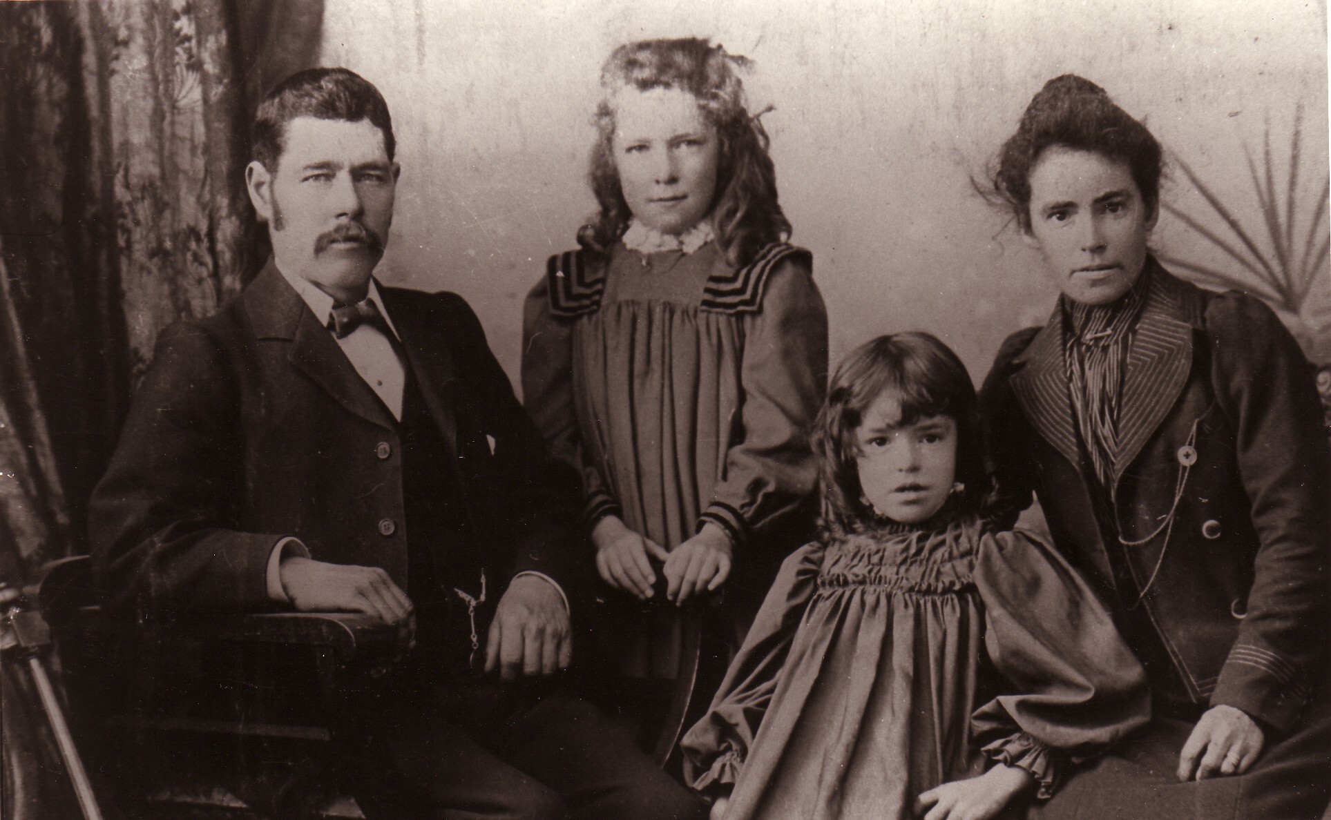 Illingworth Family - 1900 
