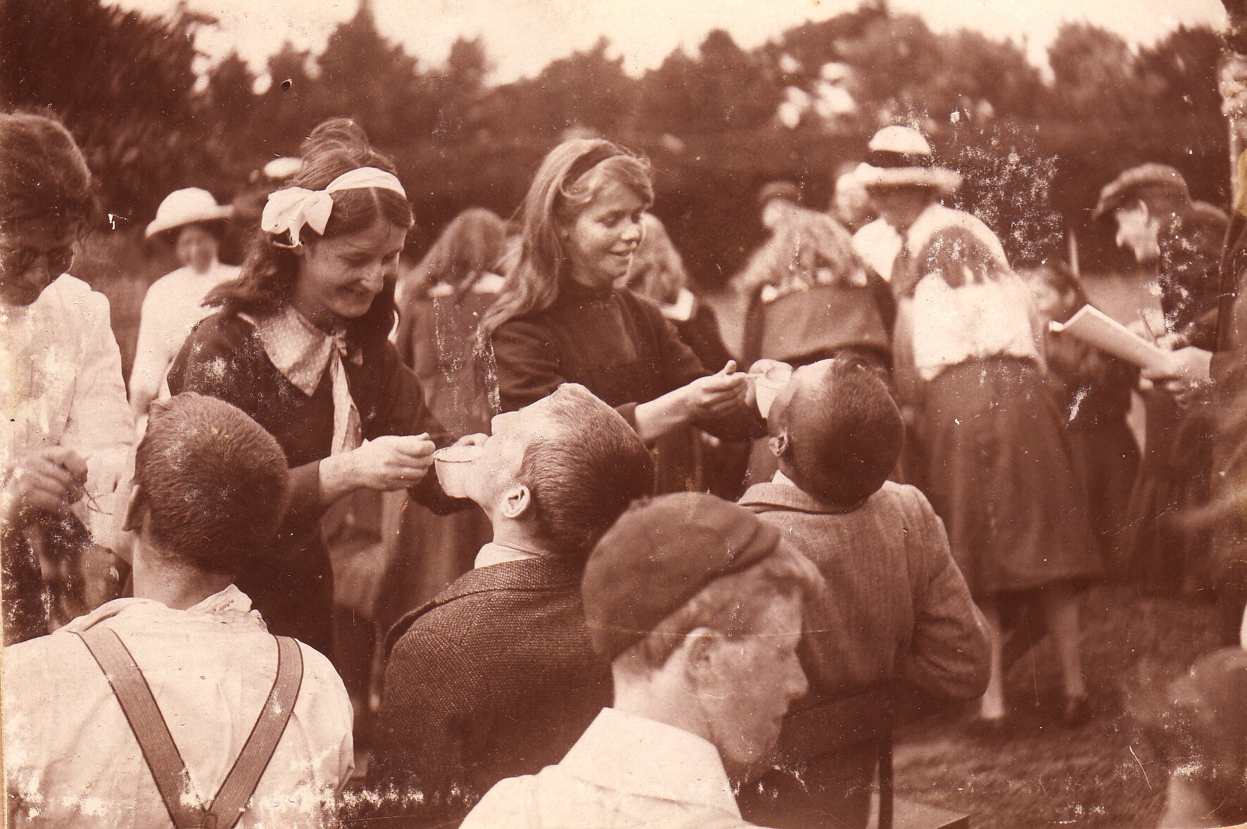 Cup &amp; Spoon Race - 1913 
