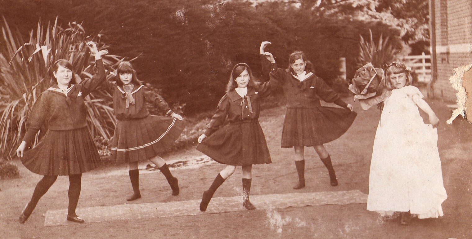 Dancing to the Rose - 1913 