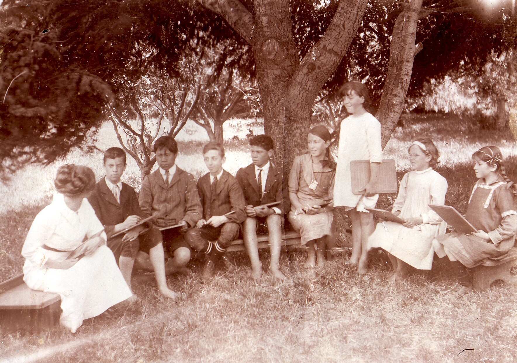 Miss Toswill and Class - 1914