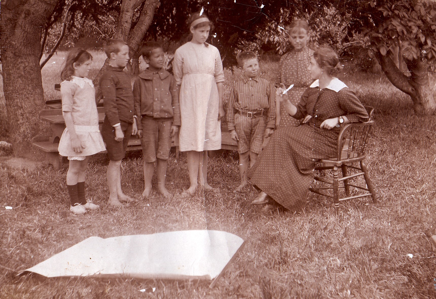 Miss McEwen and Class - 1914