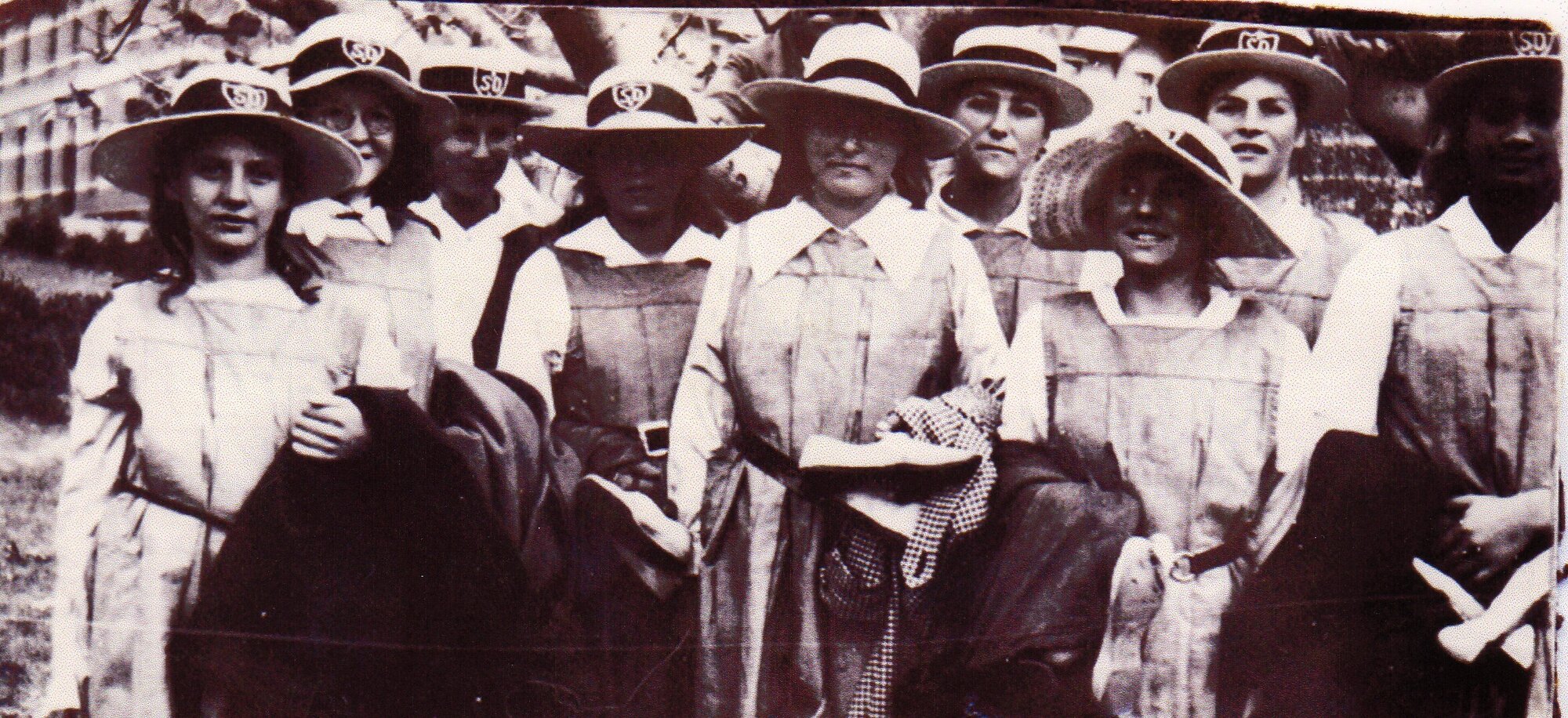 Girls - 1915