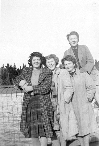 Casual Staff Photo - 1940s