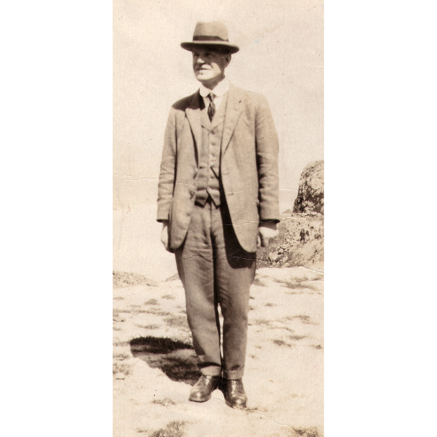 Mr James Crawford